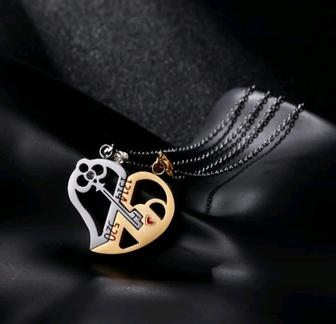 Couple Necklace Broken Heart 2 pcs Key Locket Dad Mom Love You Pendant Necklace Double Color Friends Family Lovers Gift